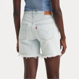 NWT Levi’s 501 Mid-thigh Shorts